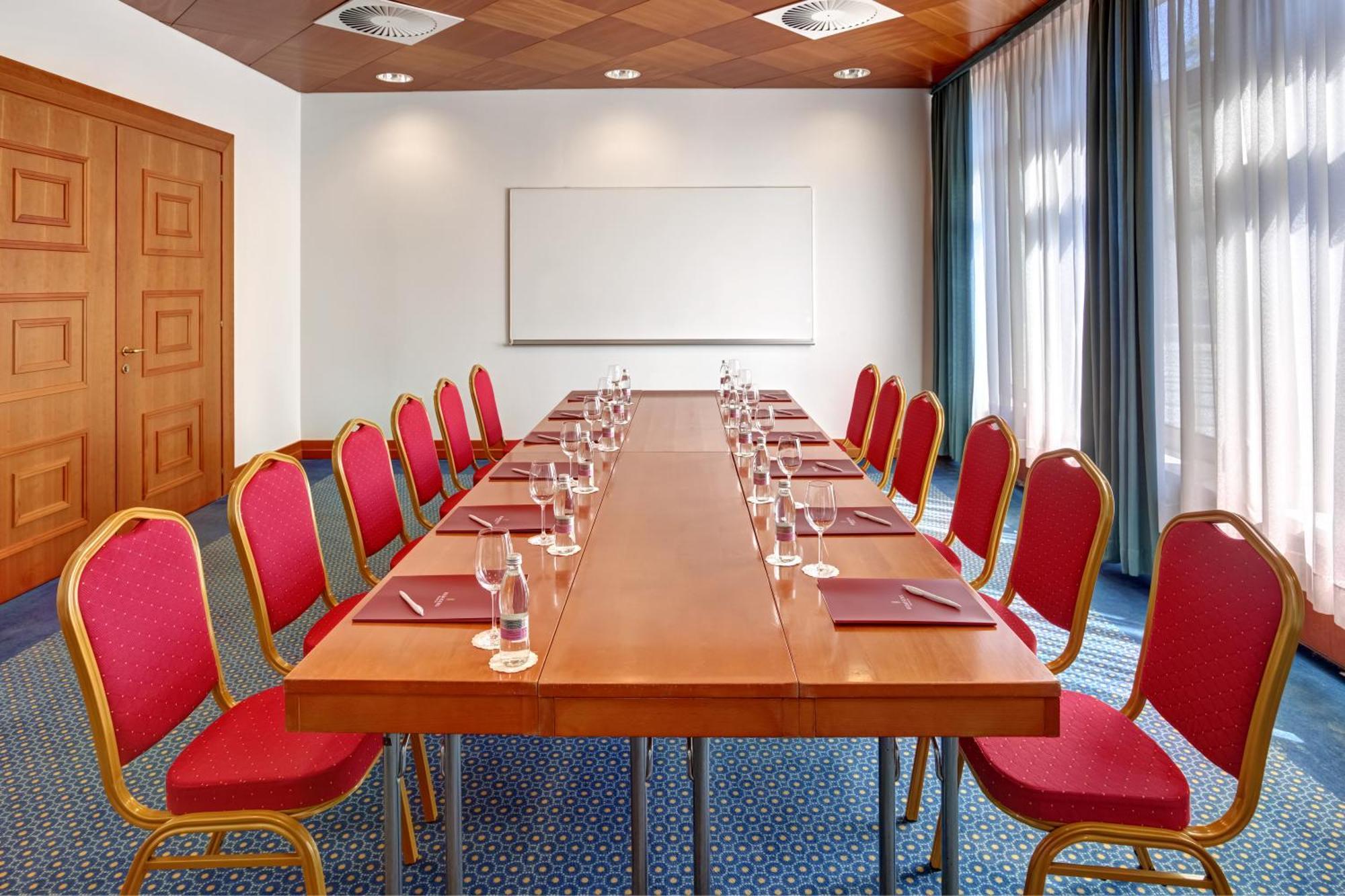Remisens Hotel Metropol Portorož Zewnętrze zdjęcie A typical boardroom